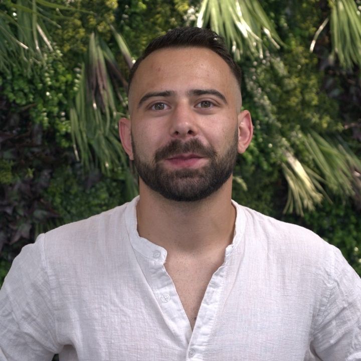 Portrait von Nando von Niederhäusern, Marketingleiter der Thermogreen AG.