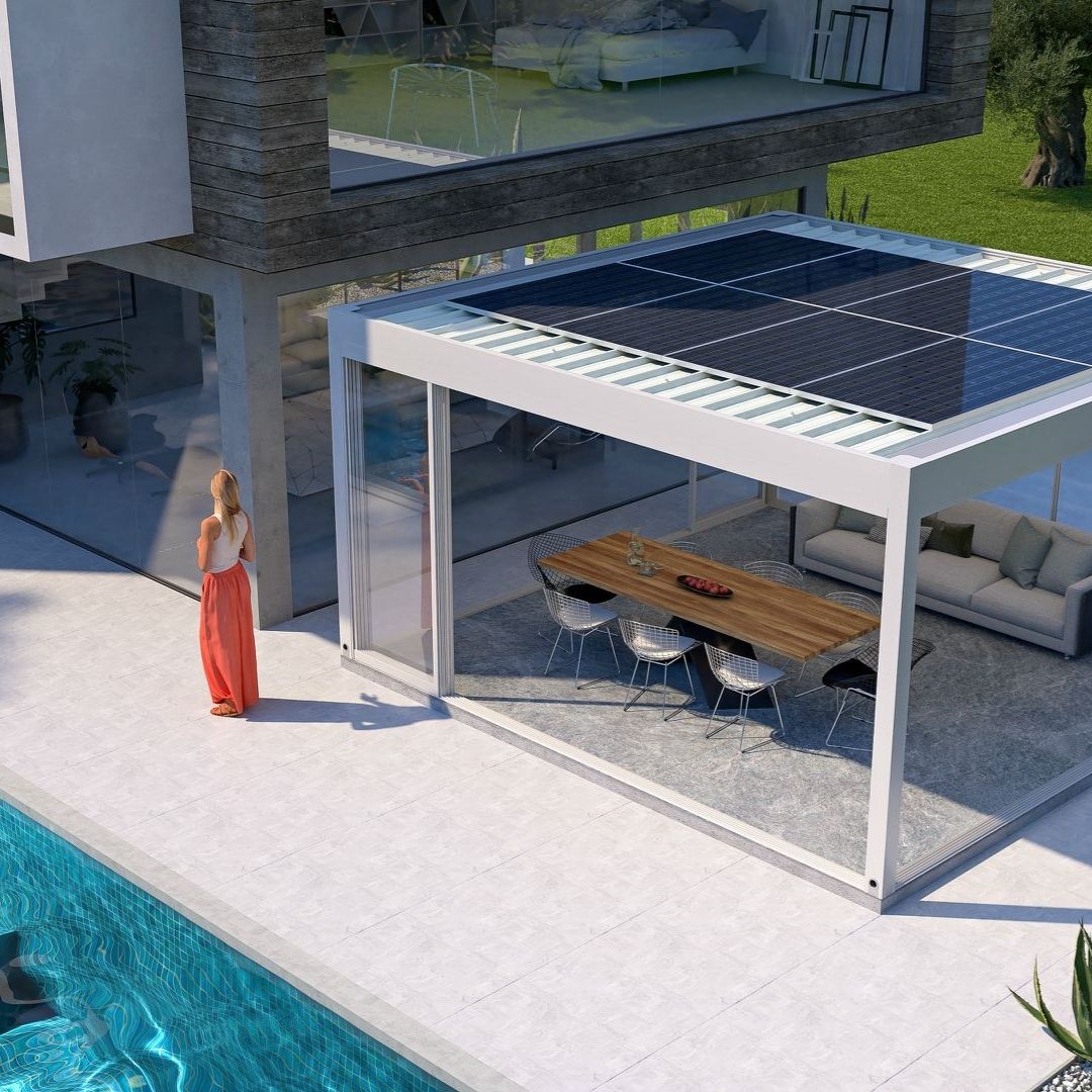 3D-Visualisierung eines modernen Festdachs mit integrierten Solarmodulen über einer stilvollen Outdoor-Ess- und Loungefläche am Pool.