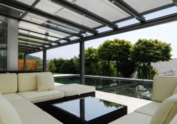 Eleganter Sonnenschutz mit klarer Architektur