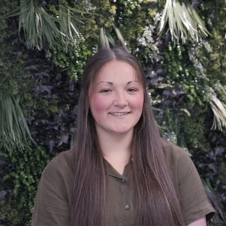 Portrait von Zoë Hannaford, Kundendienst & Administration bei der Thermogreen AG.