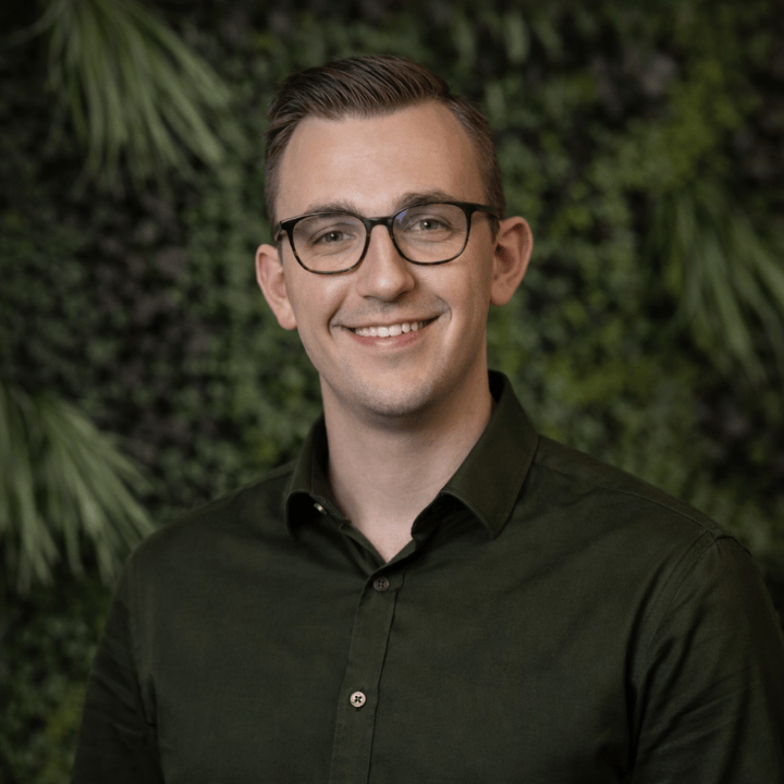 Portrait von Joshua Tiso, Projektleiter der Thermogreen AG.