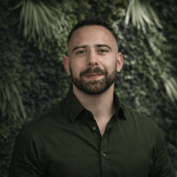 Portrait von Nando von Niederhäusern, Marketingleiter der Thermogreen AG.