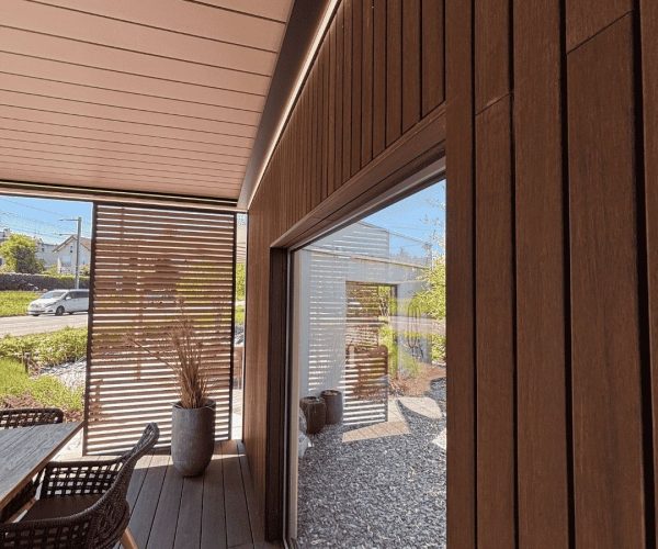 Terrassenbau Gardi – Partner von Thermogreen Thermogreen Lamellendach, verkleidet durch Gardi Terrassenbau.