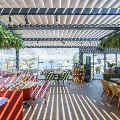 Lamellendächer für Restaurant Al Porto Thermogreen Lamellendächer am Restaurant Al Porto – komplette Überdachung des Aussenbereichs für wetterunabhängigen Gästebetrieb